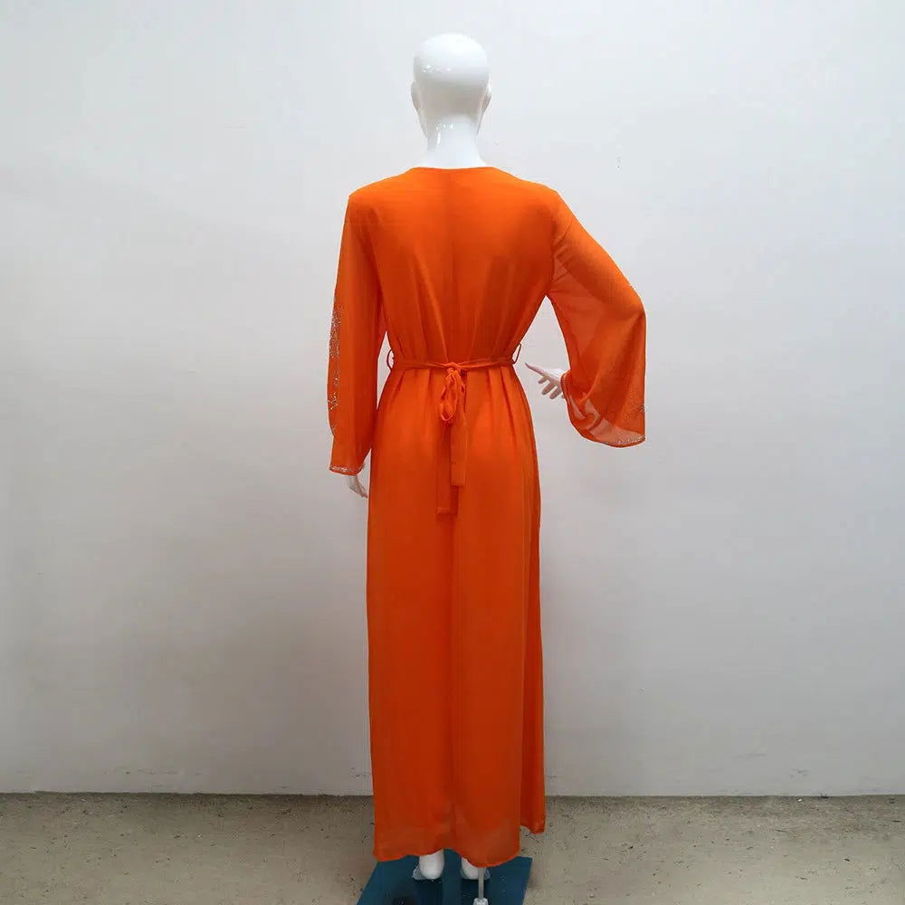 Orangefarbener Kaftan